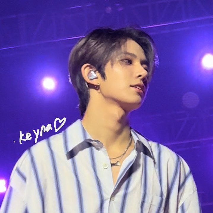 PR0DHEE's tweet photo. HEESEUNG IS SO FINEEE 😩 https://t.co/lKrpIiDmeZ