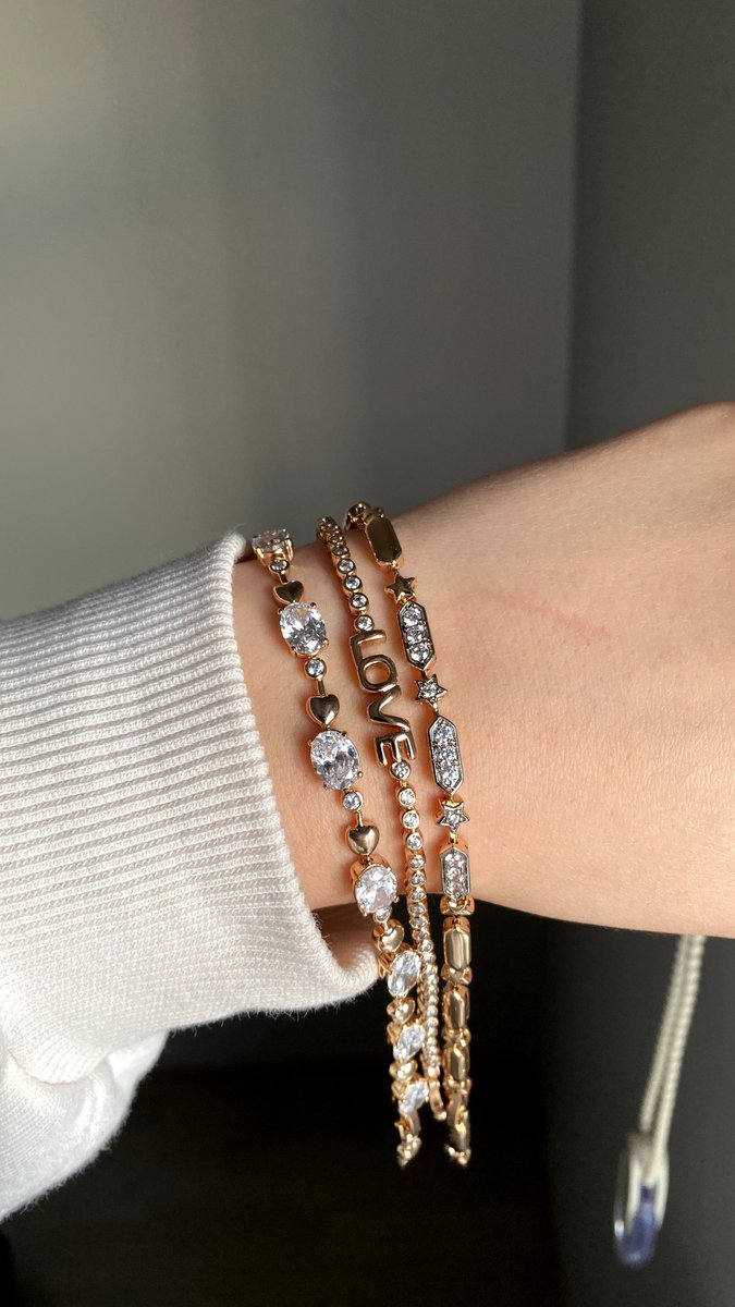 Herkese günaydın sana love bileklik💕