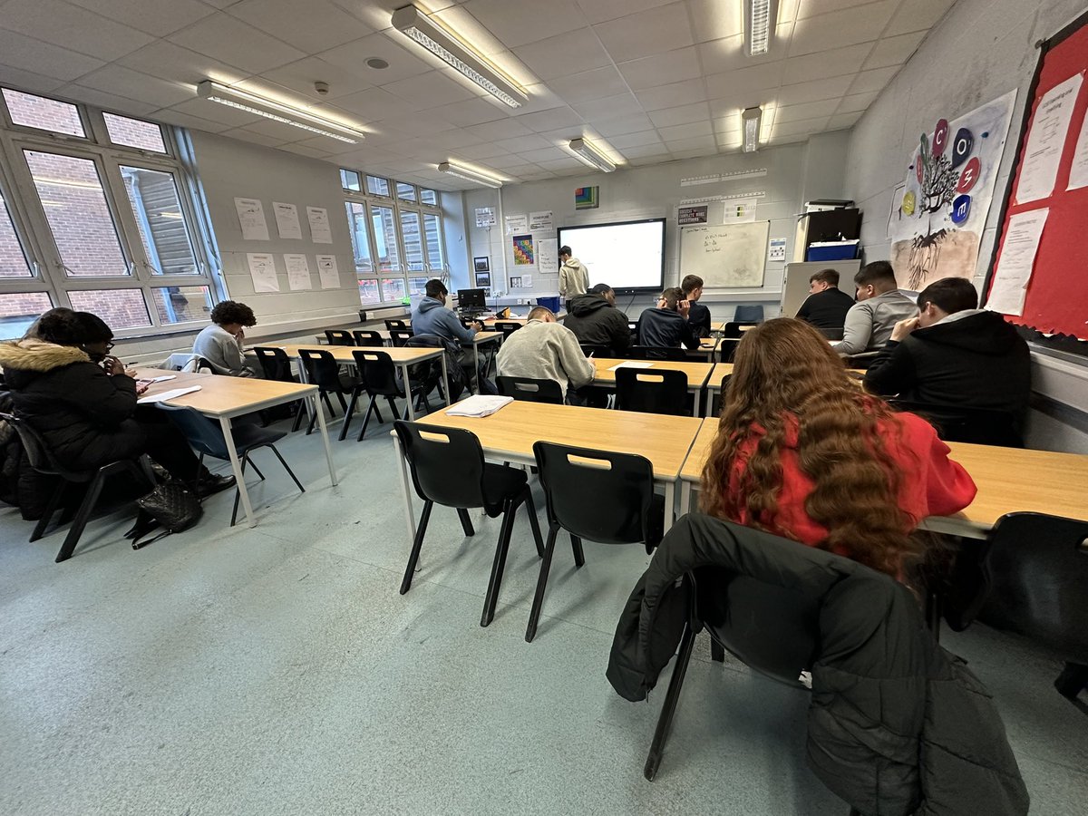 welling_school's tweet photo. Another Saturday, another increase in attendance for our dedicated Y11 students. With a diet of Maths, Science and History today, we’ve had our best attendance to date with 60 students opting to better their outcomes. 👊

#oneTKATfamily #Y11 #gcse #intervention #GoldMocks https://t.co/msUkiXI7XI