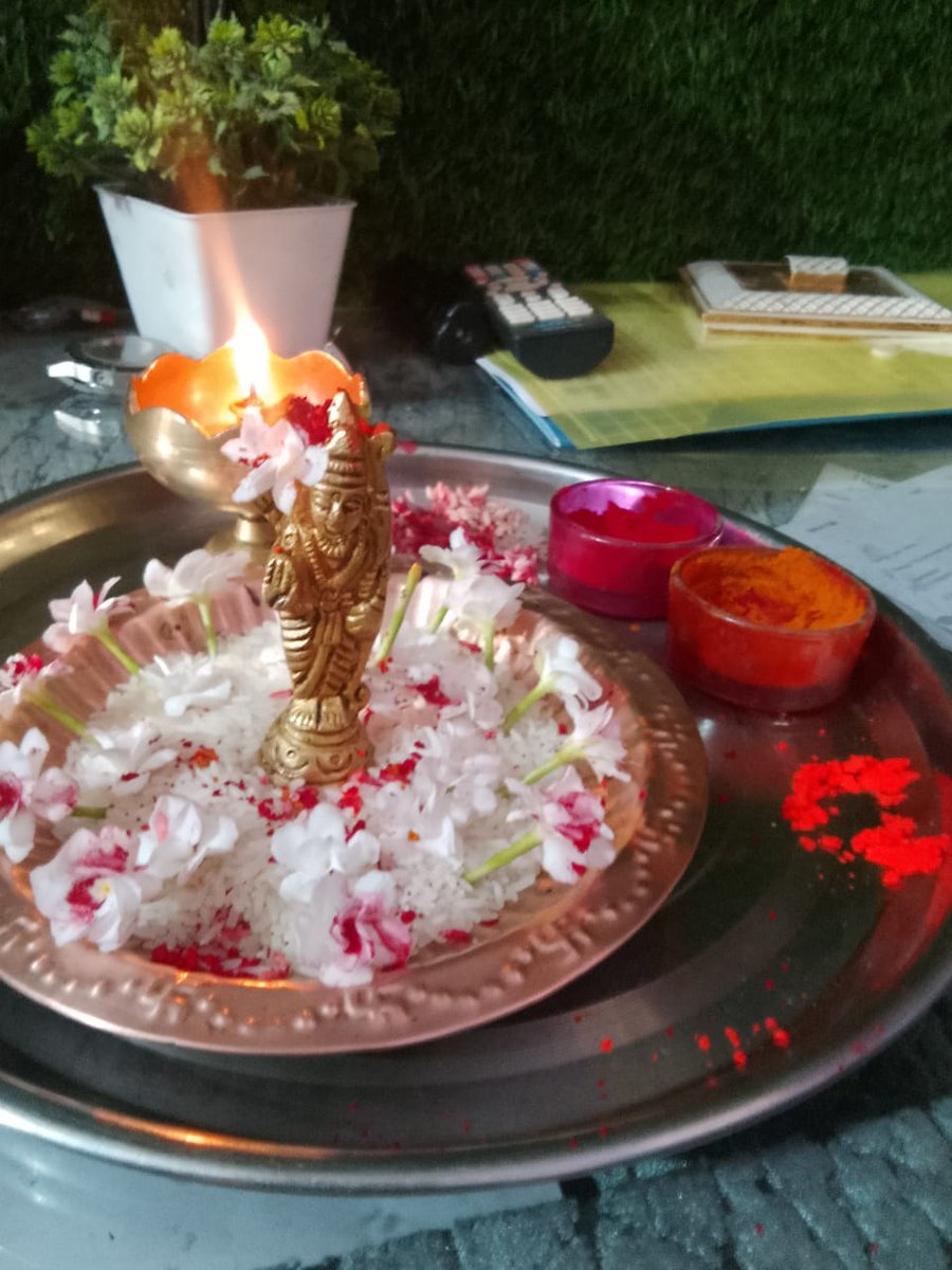 PravinPohane005's tweet photo. साद ही श्रीराम नामाची
अवघ्या विश्वाच्या उत्सवाची
हा सोहळा मानवतेचा 
तयारी ही भारत पुनः विश्वगुरु करण्��ाची.

#अनुलोमचीवस्ती_रामाचीभक्ती 
@Dev_Fadnavis 
@Team__Devendra  @ANULOMMH @PMOIndia
@SamirKunawar 
@punarutthana https://t.co/trtZgcTPzp