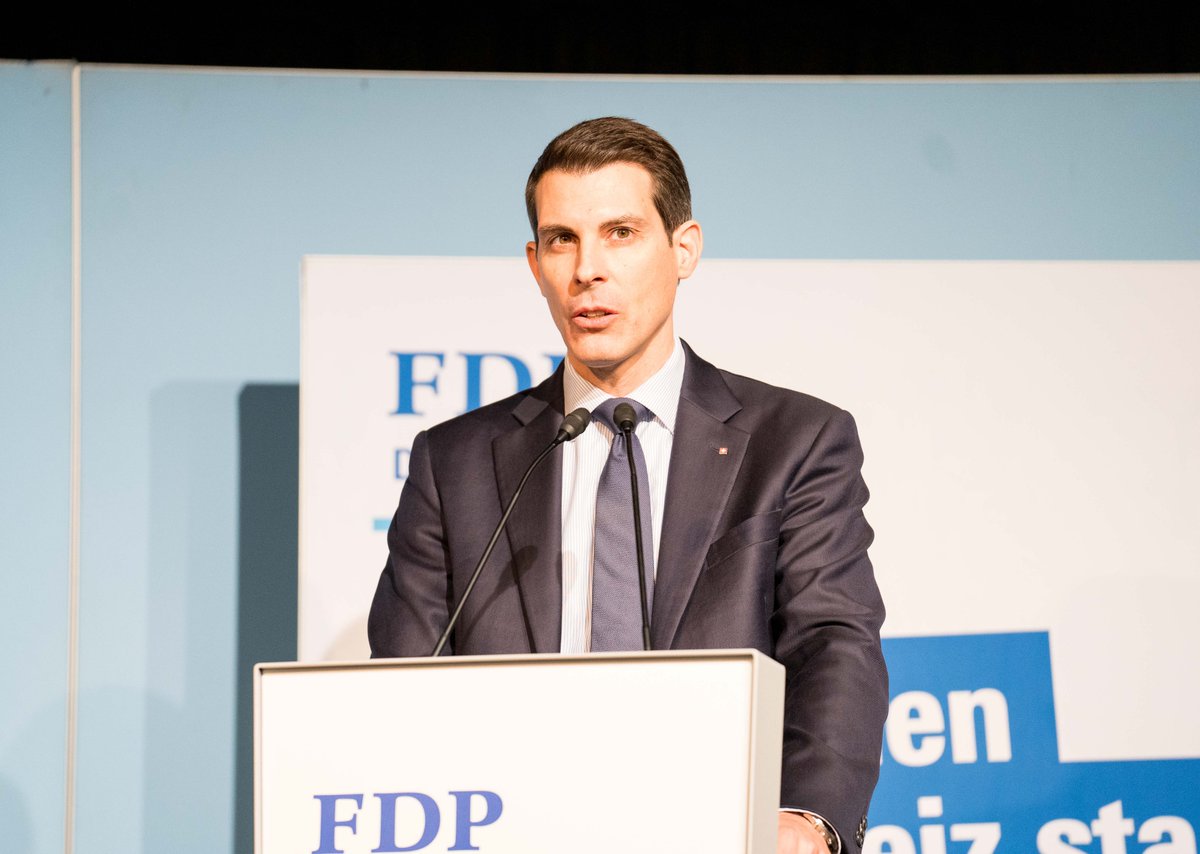 PLR_Suisse's tweet photo. "Notre parti, nos valeurs, notre politique sont plus que jamais nécessaire dans ce pays" @ThierryBurkart, président du parti #ADPLR https://t.co/hsmuhssnot