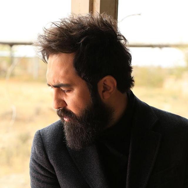 Choobinsan's tweet photo. In the shadow of tyranny, #MehdiYarrahi's songs echoes freedom's cry. For his art, he faces chains and cruel lashes, a stark reminder of the regime's fear of truth. Let's raise our voices against this grave injustice. In solidarity with his courage. #ArtOverOppression https://t.co/k117xdbBUl