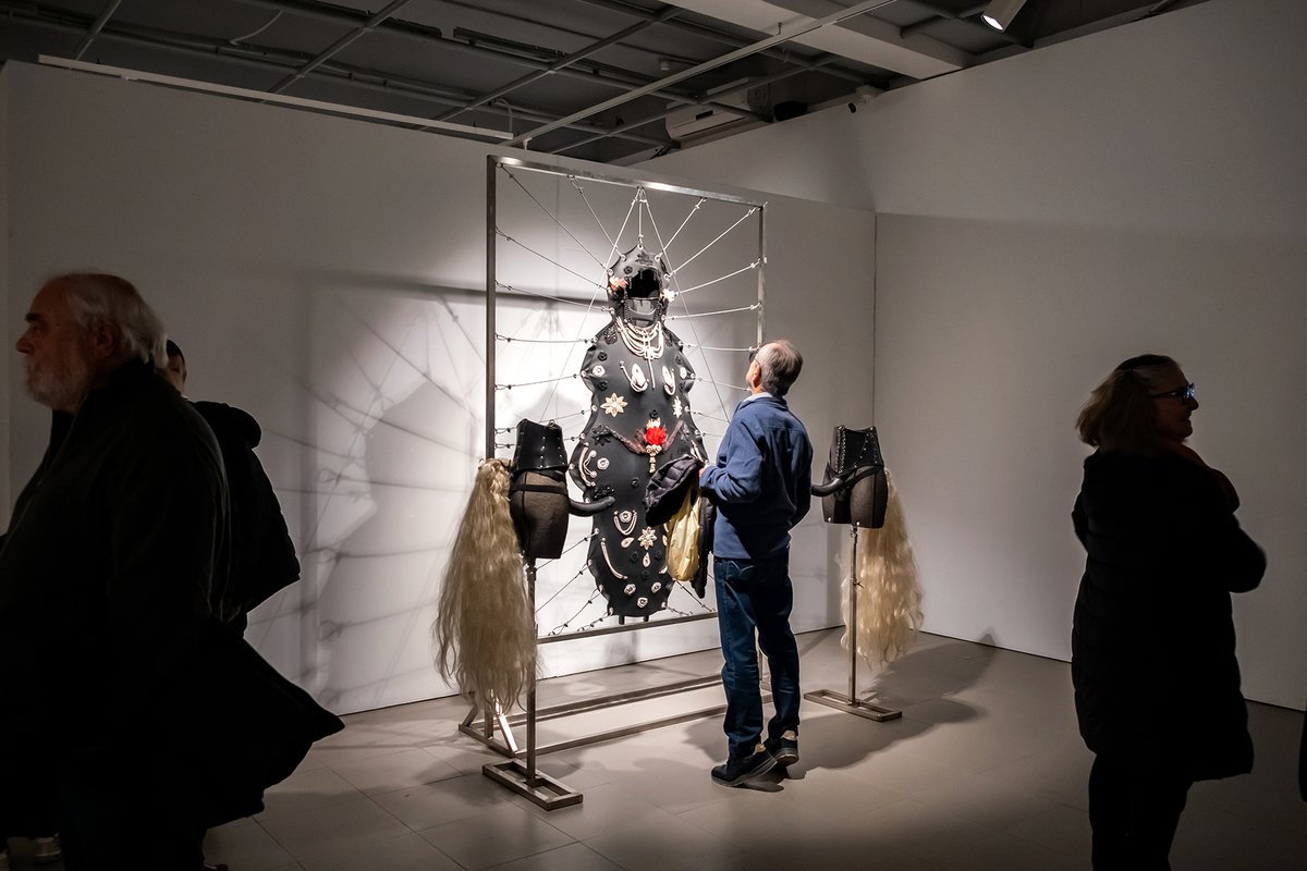 El <a href="/MuseudeValls/">MuseudeValls</a> exposa “Excèntriques”, una mostra que captiva, sedueix i provoca a l’espectador amb obres de cinc artistes vallenques que han construït una idiosincràsia potent, extravagant i independent.

En parlo amb més detall a la <a href="/RevistaArtiga/">Artiga</a>: artiga.cat/artiga/artiga4…