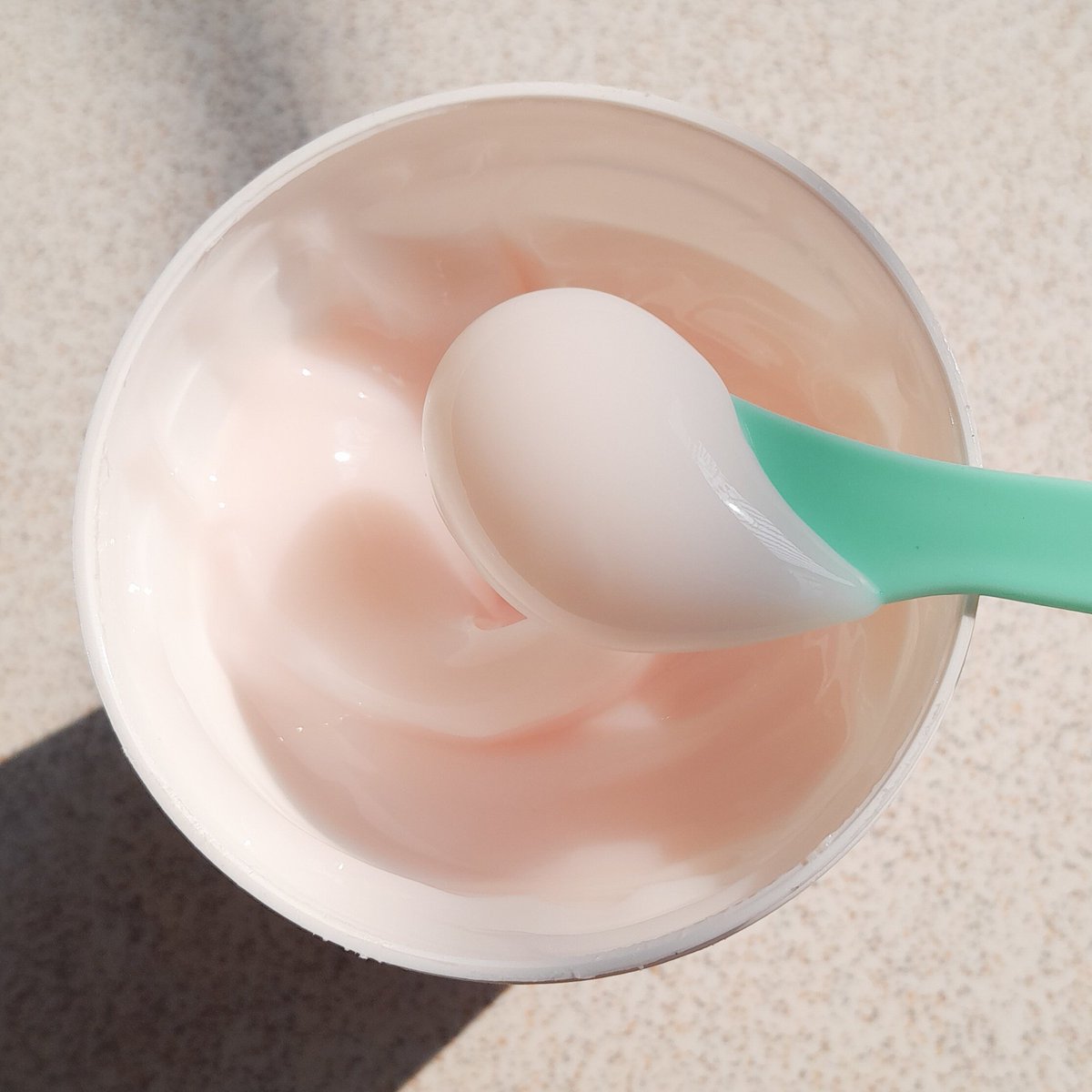 skincherrys's tweet image. solusi buat yg pengen kulit cerah tapi mager luluran ✨️

jalan ninjaku ya pakai bodymask karna bisa nyerap ke kulit, gak perlu gosok-gosok, biarin kandungan exfonya yg bekerja