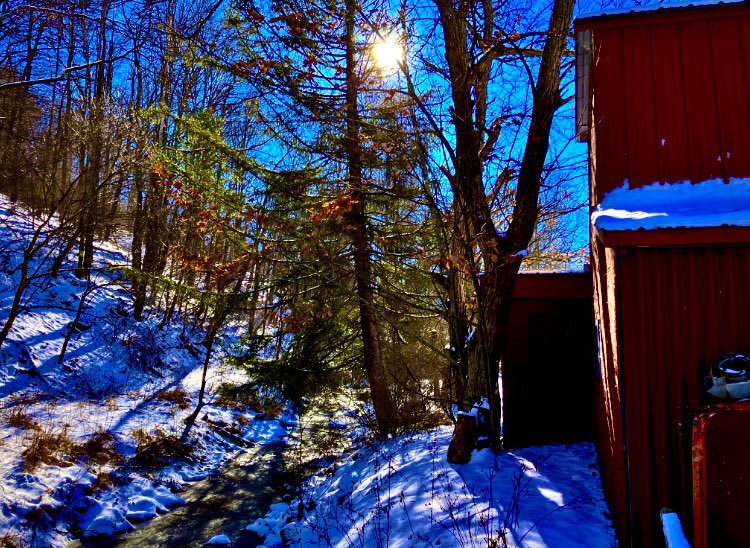 ThSbjctvPrspctv's tweet image. The Subjective Perspective is staying cozy on the winter day…stay linked to everything happening at beawoke.com and STAY INSPIRED!!! #fireplace #winter #snowday #redbarn #cozyday #inspiringpodcast #musicduo #podcast