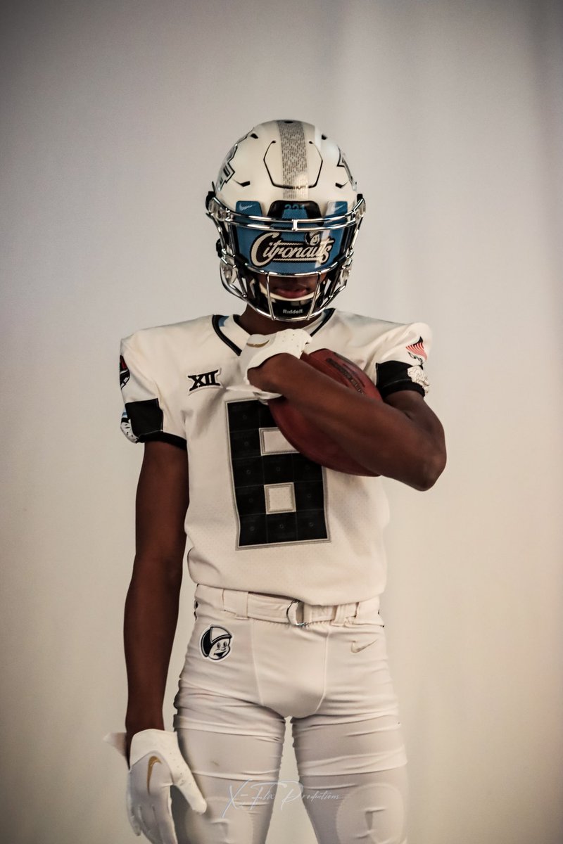 #AGTG atfer a great conversation with my coach <a href="/Chise89/">Coach LaRoi Johnson LLC</a> I’m blessed to receive my 7th d1 offer from university of central Florida <a href="/CoachAlexMathis/">Coach Alex Mathis</a> <a href="/_CallMeCoachK_/">Coach K</a> <a href="/210ths/">2Tenths Speed & Agility</a> <a href="/UCF_Football/">UCF Football</a> <a href="/UCFKnights/">UCF Knights 🌴</a>