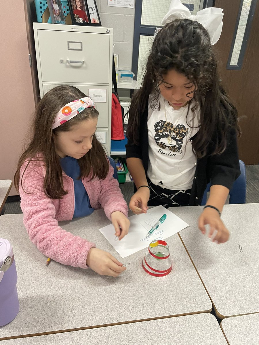 krislitzjohnson's tweet photo. My @HumbleISD_WHE kiddos loved this guidance lesson on the #great8skill #goaldirectedbehavior 🐛 🖇️ They set a #goal to accomplish, worked together as a team, and had fun doing it! 👏🏼 https://t.co/1rEB3cnfgD