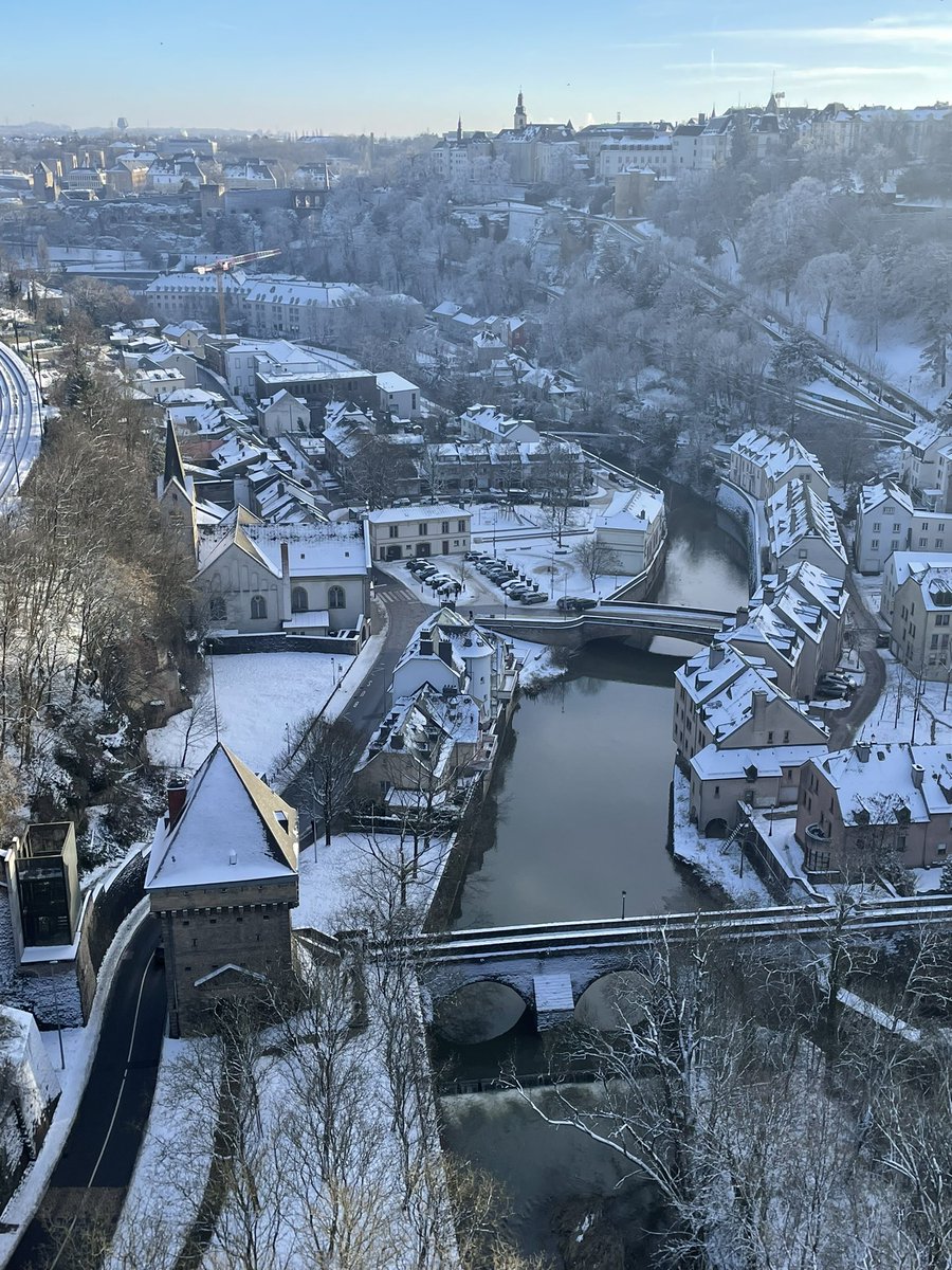 VoisinVal's tweet photo. Ballade hivernale, Luxembourg ville. #cacaille https://t.co/YeG6ZXasvB
