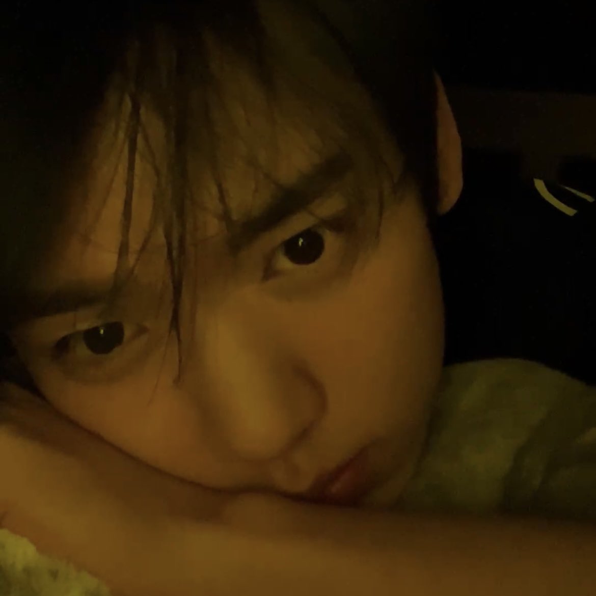 O7O1hs's tweet photo. han yujin is doing a 🫧 live rn #한유진 https://t.co/AFOAqd51cj