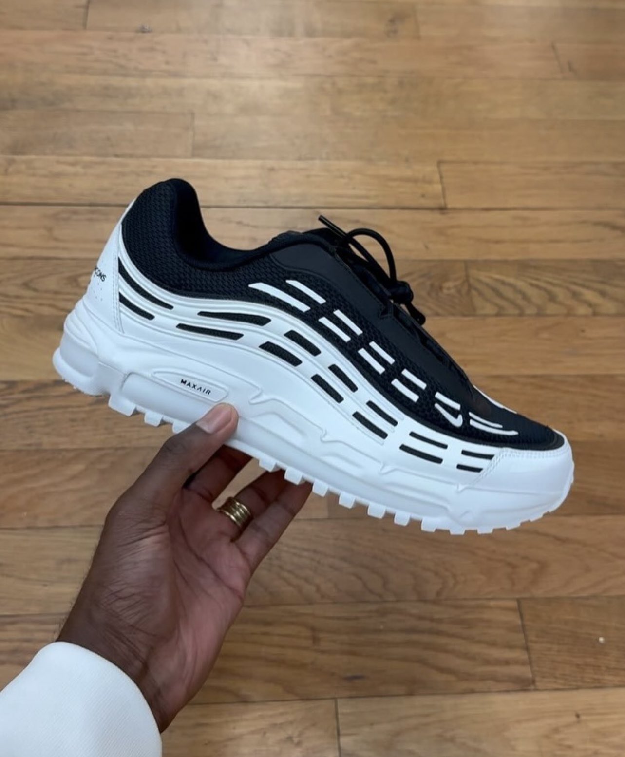 Sneakerologue on X Nouvelle image de la CDG x Nike Air Max TL 2.5 https t qKarsrsYUR X