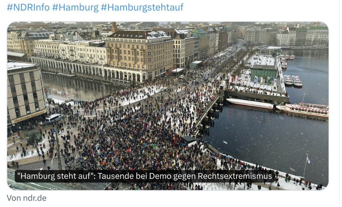 FlNereide's tweet photo. @ElliotStabler92 @MatthiasHuehr @heritage_lost Ich bin mir nicht sicher, ob alle Mitarbeiter vom NDR wirklich in Hamburg leben.

Sicher haben Sie auch nur vergessen zu erwähnen, dass die obere Aufnahme ca. 1,5 - 2 Stunden vor der unteren und vor Start entstanden ist 😉 https://t.co/jCJzZPngyC