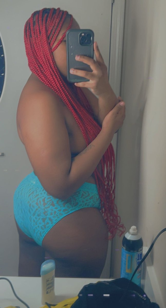 Quiyannaaaa's tweet photo. Most definitely wanna sit my ass on somebody son faceee😩😩😩 https://t.co/ZvvlWgLVjN