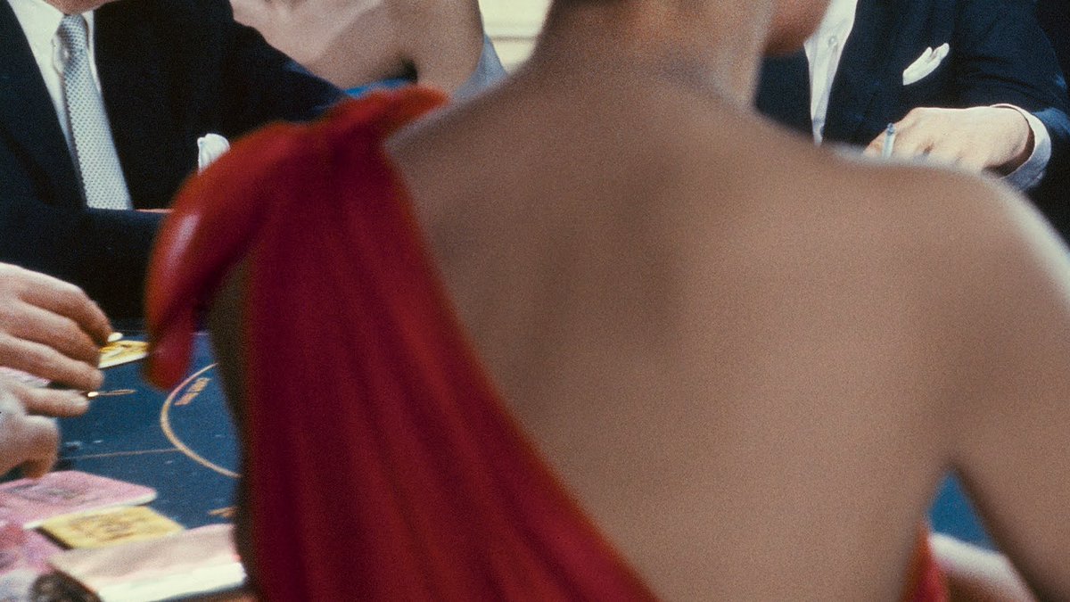 007's tweet photo. He admired her courage. She admired his luck. #DrNo https://t.co/wKOU6PGqR9