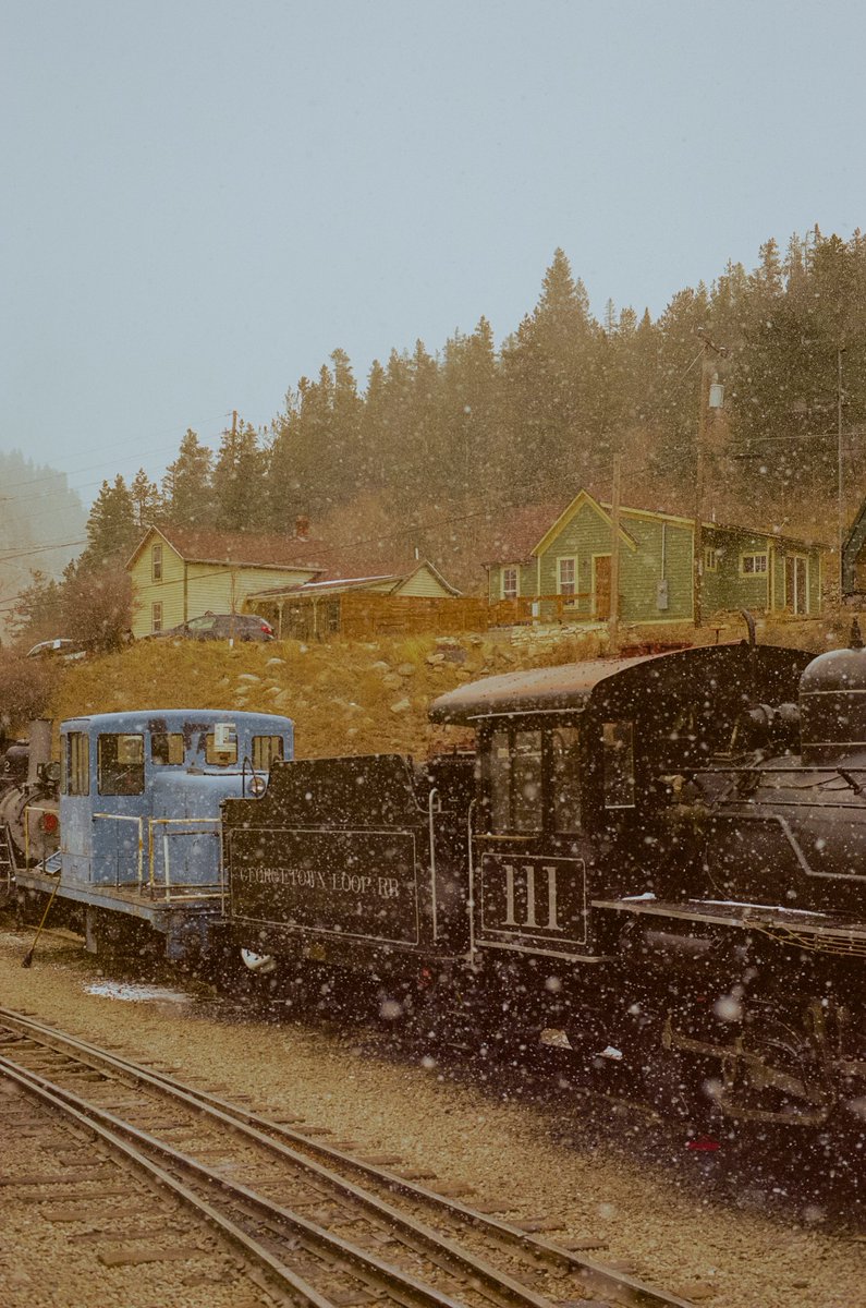 Train ride through the Rockies 🎞️