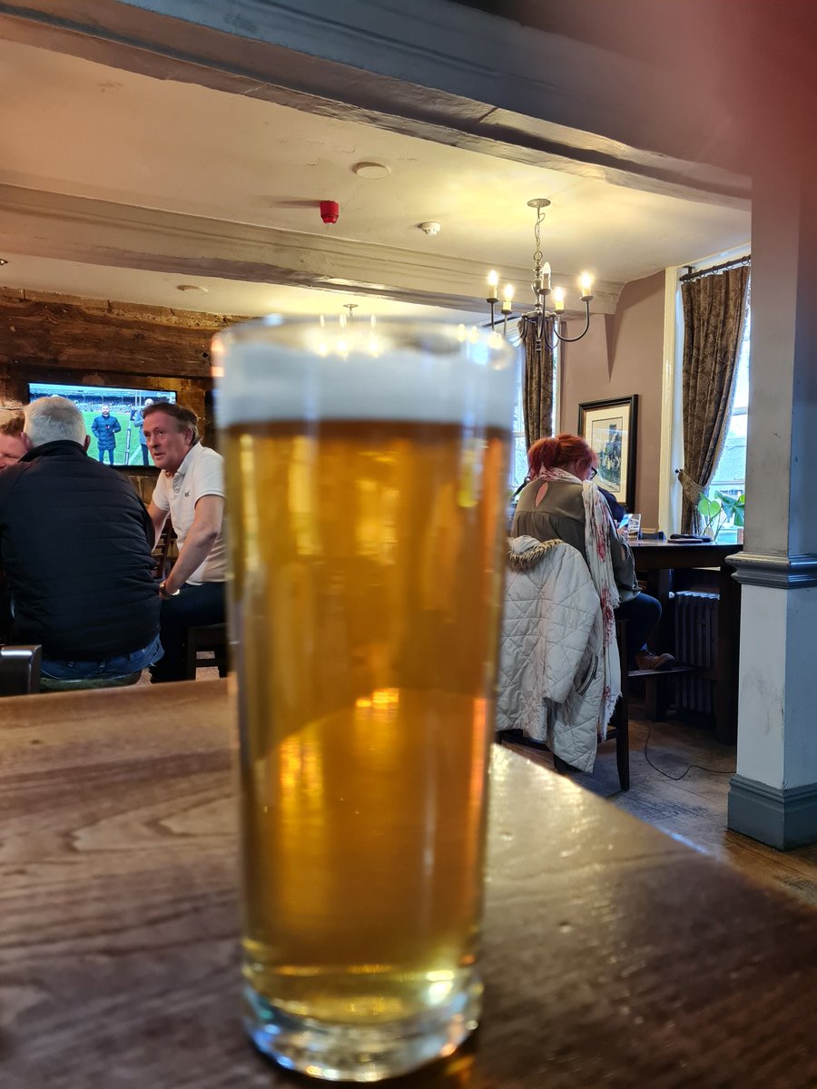 Sporting plans A and B scuppered by the weather. Plan C is an afternoon in Frodsham. Salopian Oracle in Queen's Head is excellent. Don't much like the style of glass.