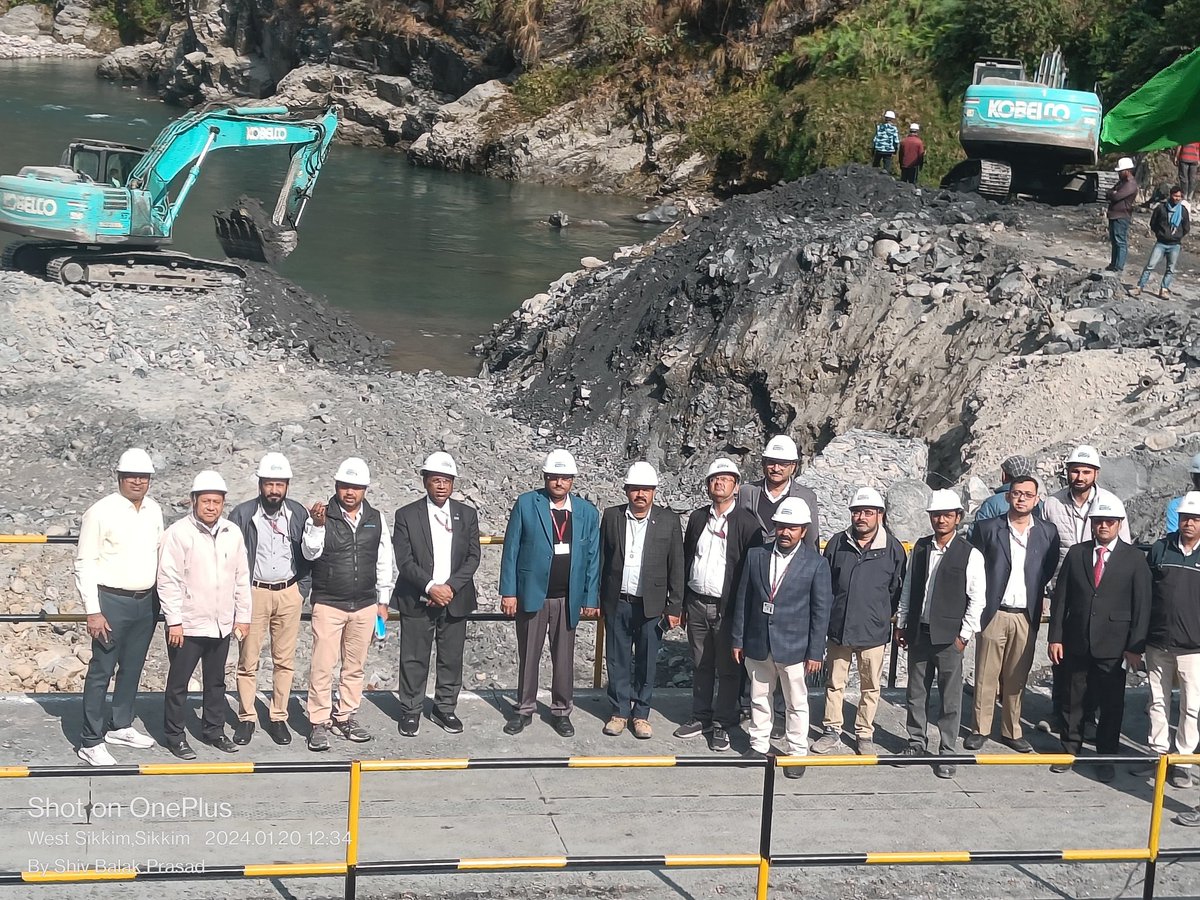 nhpcltd's tweet image. The inaugural blast for SFT outlet and the critical 2nd stage river diversion for completion of balance 2 blocks on left bank & Dam HM works at 120 MW Rangit-IV HEP (Sikkim) of NHPC’s subsidiary, JPCL was sucessfully done in presence of Sh. R.K. Chaudhary, Dir. (Tech. & Proj.).