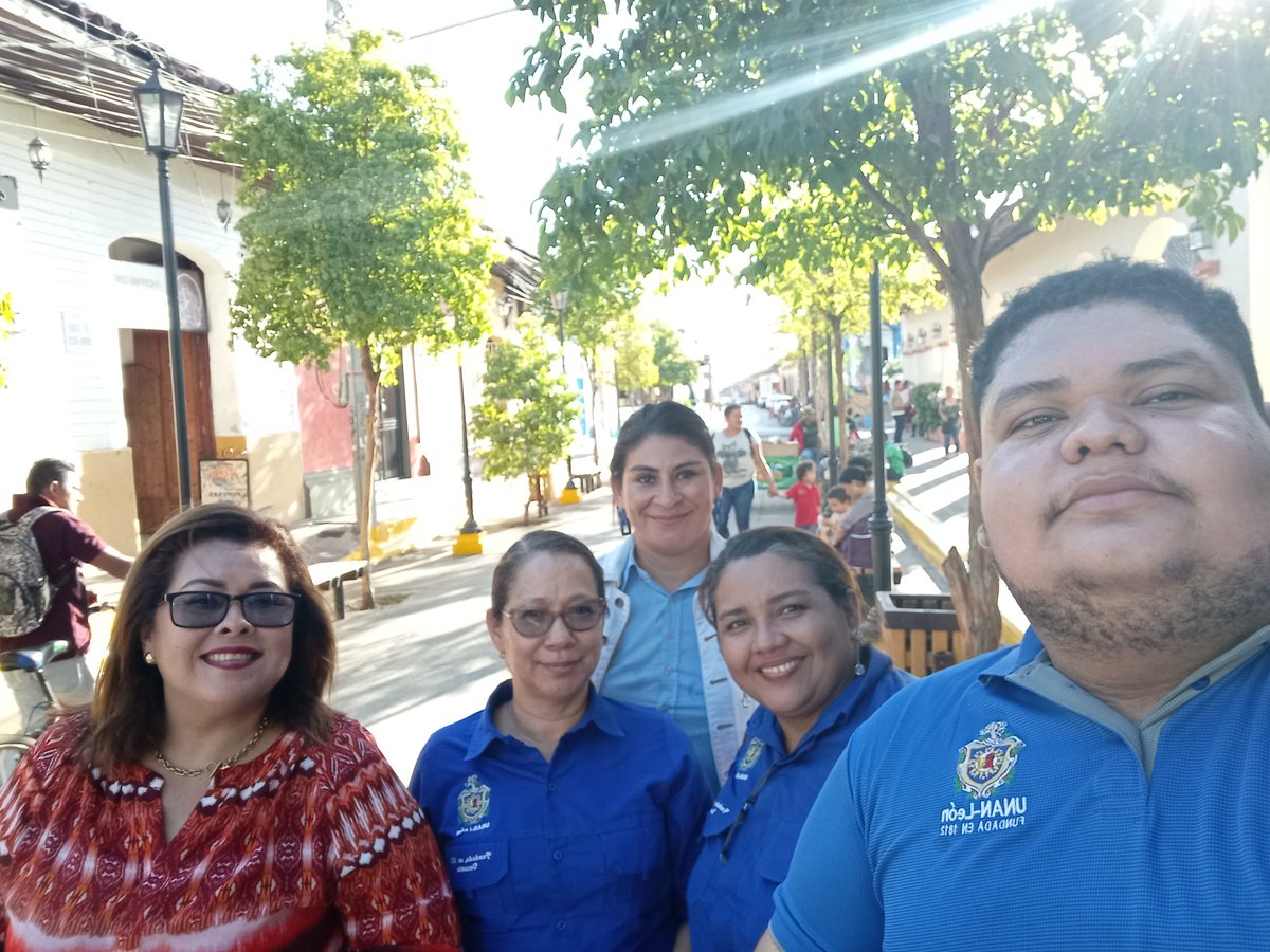 Recital a Darío . Ilustre e insigne Poeta de Mi Nicaragua bella . Innovación y Emprendimiento y lengua y literatura acompañando el evento .