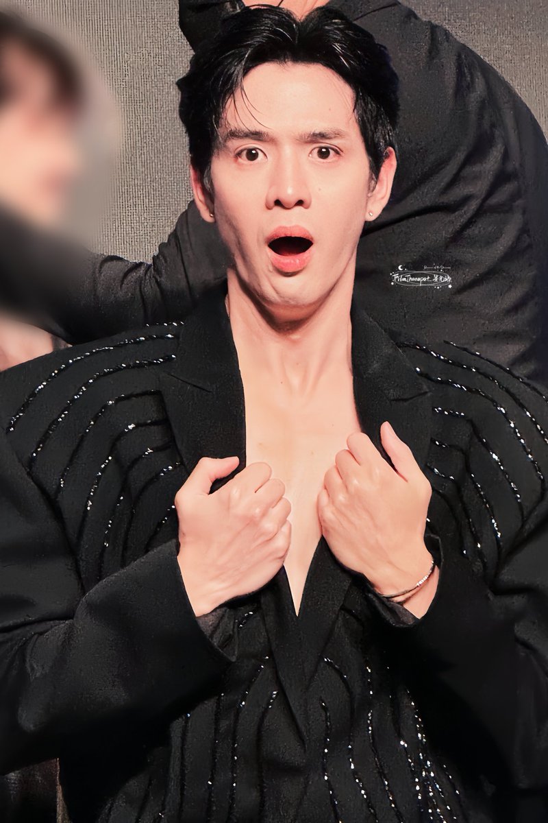 😂😂😂 PFilm wants to show his fitness outcome so much <a href="/film_tnp20/">🎞️ FILM 🎞️</a>

#JF1stFanmeetingHK
#ฟิล์มธนภัทร #FilmThanapat