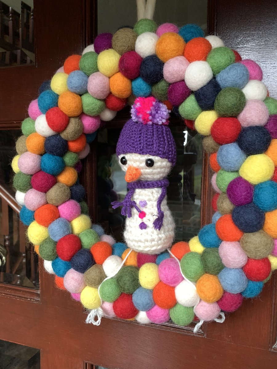 So pleased with my January make - 

I’ve set myself a goal to creating a wreath-addition for each month
January’s is a cute snowman complete with bobble hat 

#crochet #crafternoon #IMadeThis
