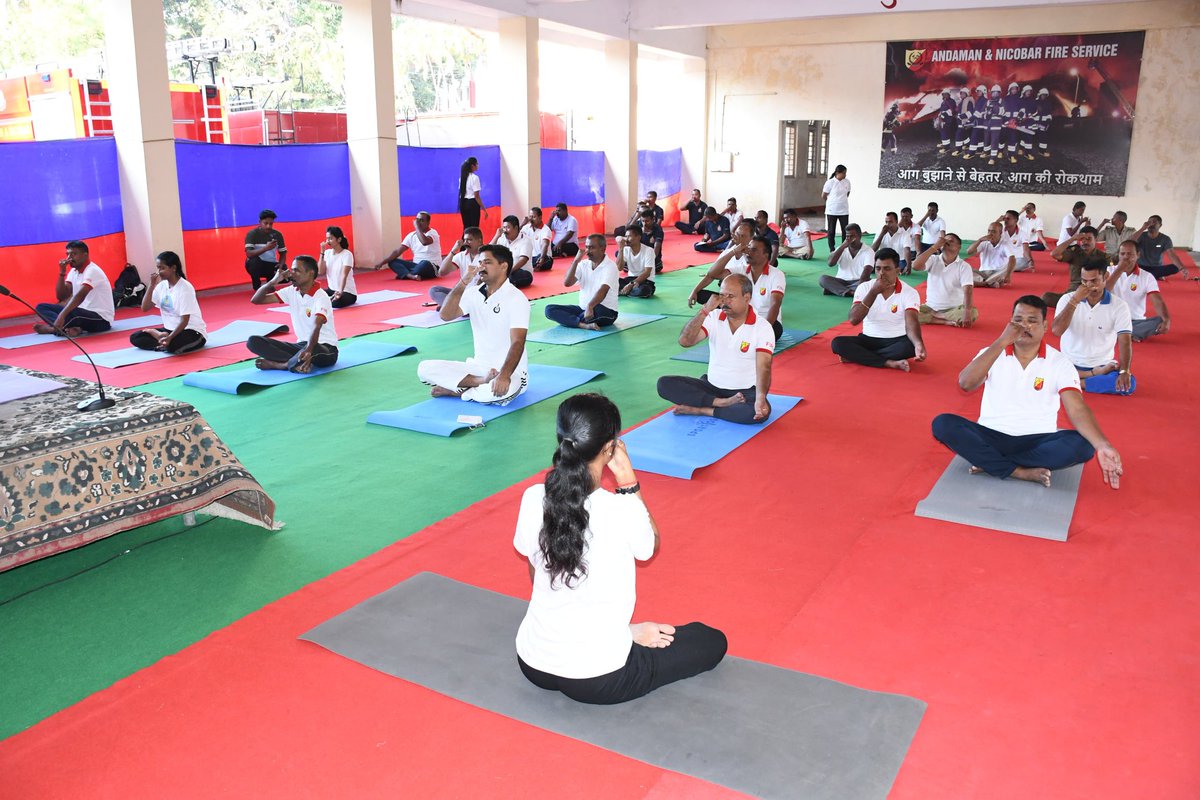 AndamanPolice's tweet photo. #PoliceRaisingWeek2024 with a rejuvenating yoga session for our firefighters, organized with the support of the AYUSH team. Promoting physical and mental well-being, this initiative expresses gratitude to our brave first responders.
#WellnessForHeroes #GratitudeFirstResponder https://t.co/JdHBMmIlEf