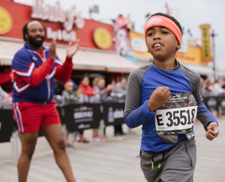 NewPointTop's tweet photo. ❤️Focus on children's mental health, through the community, through the power of running to solve the unprecedented youth mental health crisis!
#newpoint #charity #Web3 

🔆New Point has always been concerned about charity and delivering love and energy! https://t.co/WxEbaAbqnv