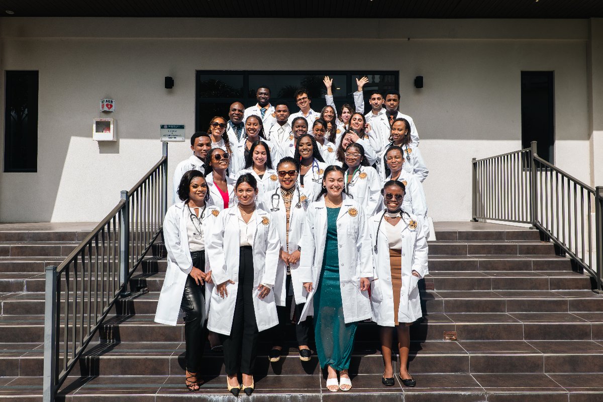 Congratulations to our future healers – may your journey be filled with compassion, knowledge, and endless possibilities! 🥼🎓✨  #WindsorWhiteCoat #FutureDoctors #MilestoneAchieved #WUSOM #careerinmedicine #journeytomd #windsoruniversityschoolofmedicine #internationalstudents