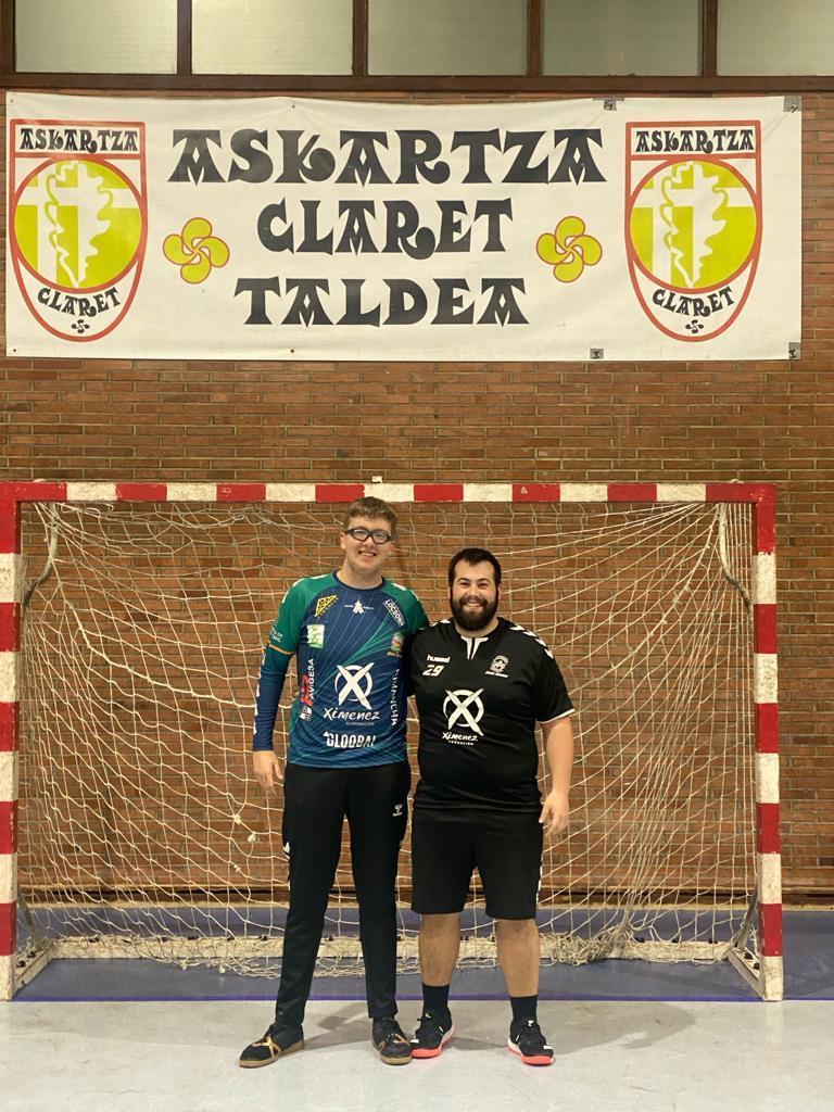 ¡DESDE 📍LEIOA (VIZCAYA)! 🤩

🫶 Gracias a nuestro amigo <a href="/ritorrent/">Ricardo Torrent</a> por este sorpresón 📸 y muchísima suerte esta temporada a toda la familia de <a href="/Askartza_bmano/">Askartza Eskubaloia</a> 💪

#AupaAskartza #VamosMiGenil #VamosAX