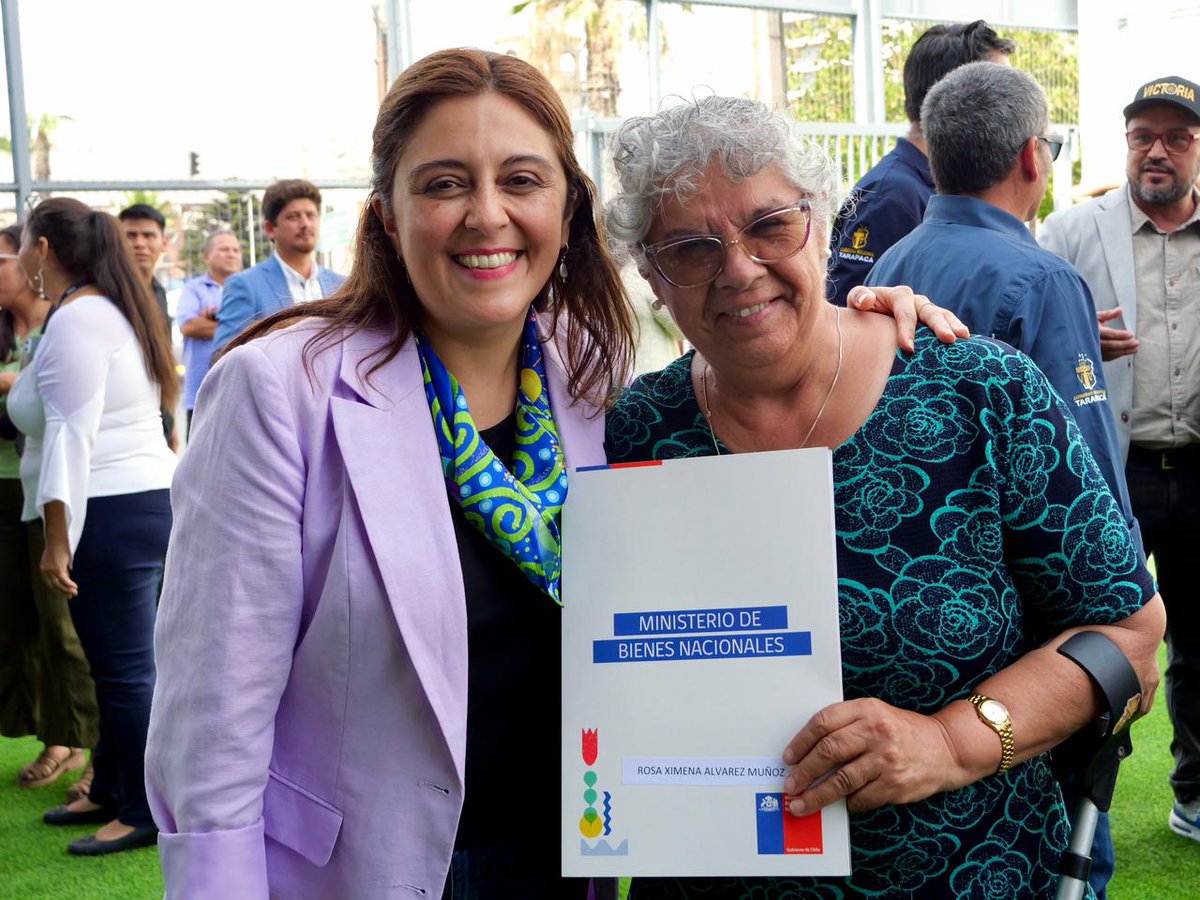 ✅️ Ayer compartimos la alegría de 70 familias de la Autoconstrucción de #AltoHospicio, quienes recibieron sus títulos de manos de la ministra <a href="/Marce_Sandoval_/">Marcela Sandoval Osorio</a>  <a href="/AlcaldeFerreira/">Patricio Ferreira</a> <a href="/JMCarvajalG/">José Miguel Carvajal</a> y el seremi <a href="/OsvaldoArdilesA/">Osvaldo Ardiles Álvarez</a> #Tarapacá