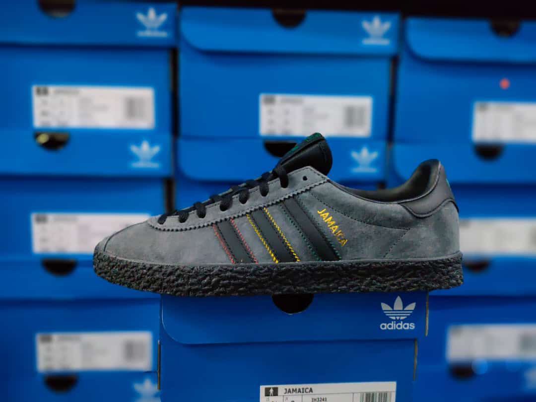 adipw's tweet photo. Is this new release?
@adiFamily_ @man_savings 
@ASBofSOUTHSEA @adidasonfoot https://t.co/Yfp6PLBhsI