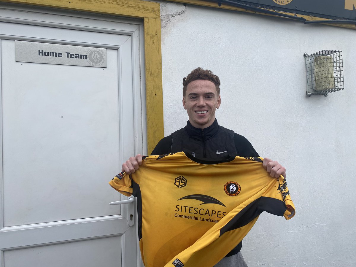 JADEN JOINS🪄

We’re delighted to announce the signing of Jaden Charles who joins the club from Nuneaton Borough 

Read all about it here: rofc.co.uk/news/breaking-…

#ShareThePicsPassion💛🖤