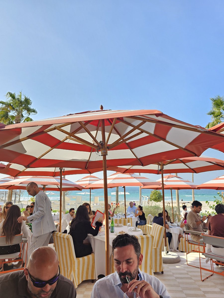 Bring on the never-ending sumer vibe. #dubai