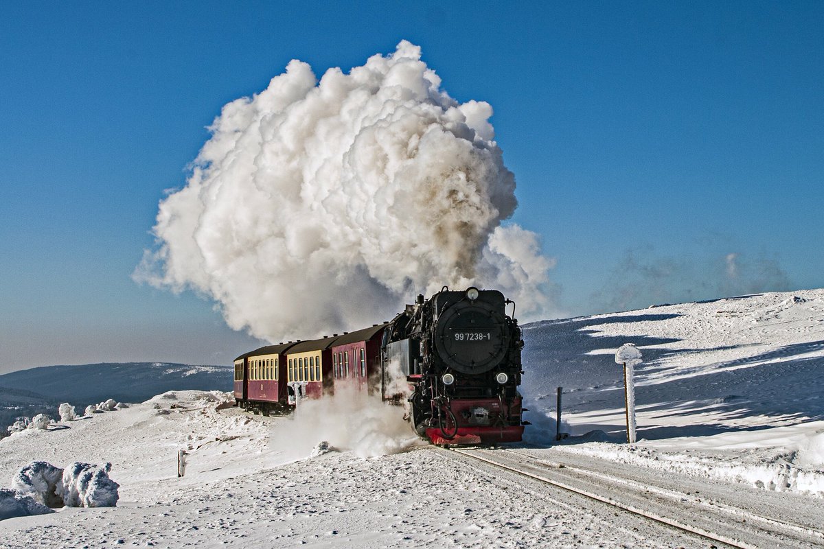 Hi all , a look back to 2012 for the #Steamfix , a day I will never forget , a balmy minus 20 , some said colder, on the Brocken . Sadly this year due to ill health I can not return but memories live forever .
Take care all , look after yourselves and each other.