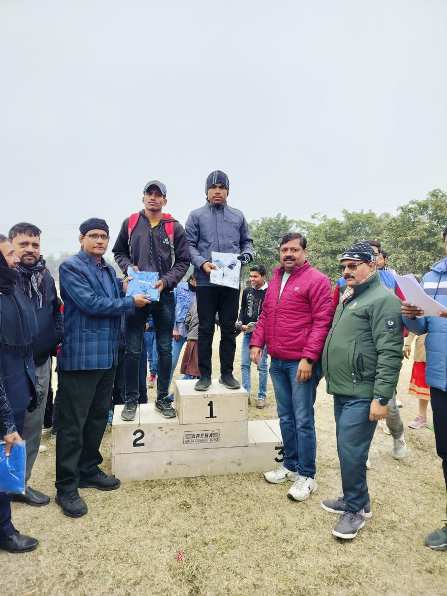 DSWOFIROZABAD11's tweet photo. राजकीय आश्रम पद्धति विद्यालय फिरोज़ाबाद के छात्र सनी ने जनपद की कुश्ती प्रतियोगिता में प्रथम स्थान प्राप्त किया. @asim_arun
@UPSamajKalyan
@dm_firozabad
@CdoFirozabad https://t.co/IqtXYUGw1N