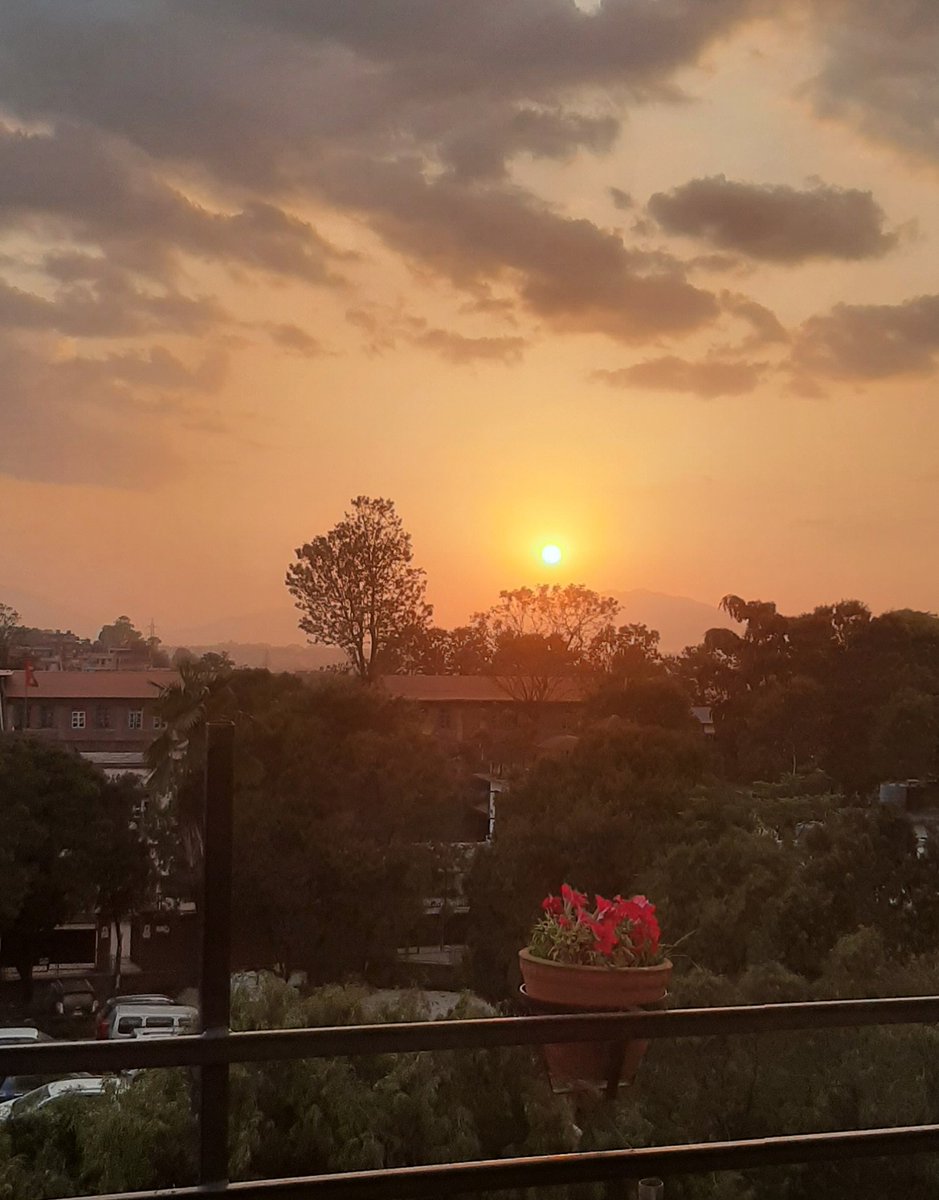 🌅 Good evening! 🙏 Join us in savoring the enchanting sunset views from Bhaktapur. 🌇✨ #SunsetMagic #BhaktapurEvenings #SereneViews #NepalSunsets #TravelBliss #LoveNepalTravelNepal