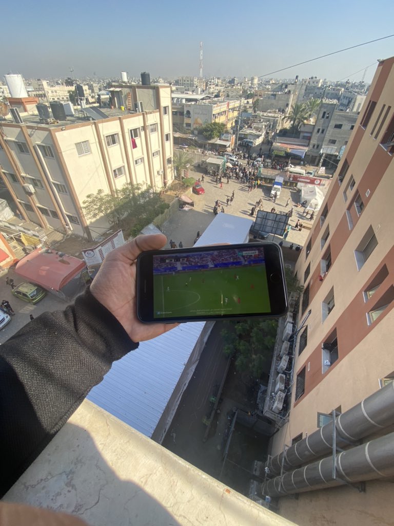 من داخل غزة ووسط الحرب كل التوفيق لمنتخب النشامة الأردن 🇯🇴🇵🇸♥️