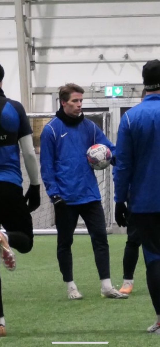 Ég að segja við strákana að ég eigi boltan og ef að þeir dæmi ekki mark er ég farinn heim