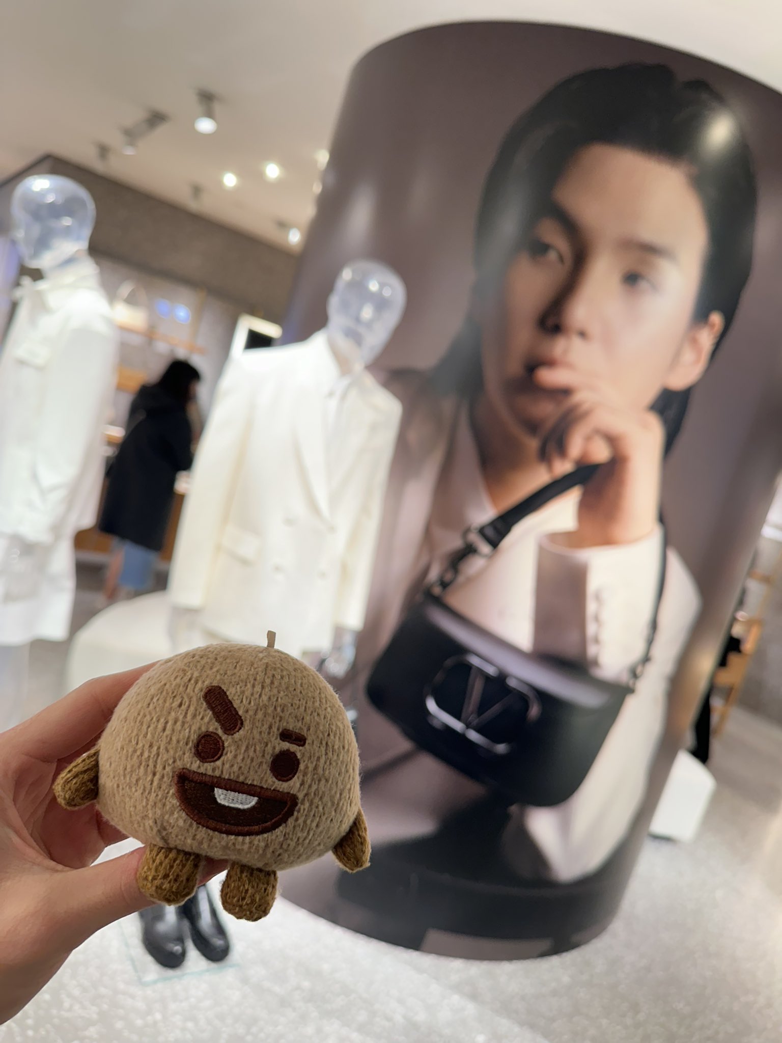 VALENTINO チェーン ネックレス BTS SUGA愛用ブランド /関送無料 VALENTINO チェーン ネックレス BTS SUGA愛用ブランド /関送無料