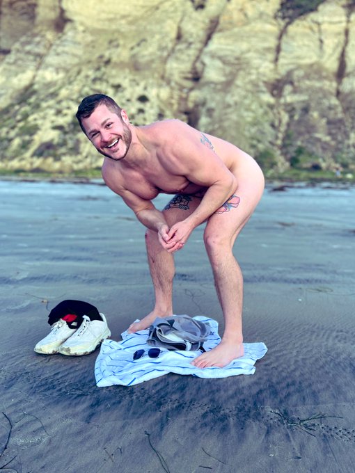 Go to a nude beach this weekend 😋 https://t.co/2PmKmFo4NT https://t.co/IPmgicYE4p