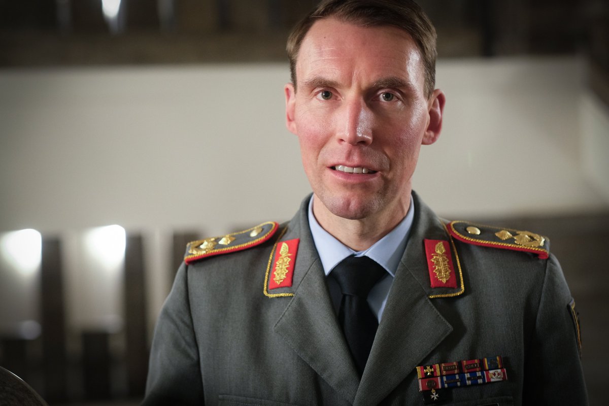 "Die modernen russischen Streitkräfte sind de facto zerstört. Gut ausgebildete Truppenteile existieren nicht mehr", sagt Generalmajor Freuding. Die Qualität des Personals nehme "dramatisch ab".

Er traut RUS vorerst keine Großoffensive zu.

Unser Interview heute <a href="/WELTAMSONNTAG/">WELT AM SONNTAG</a>