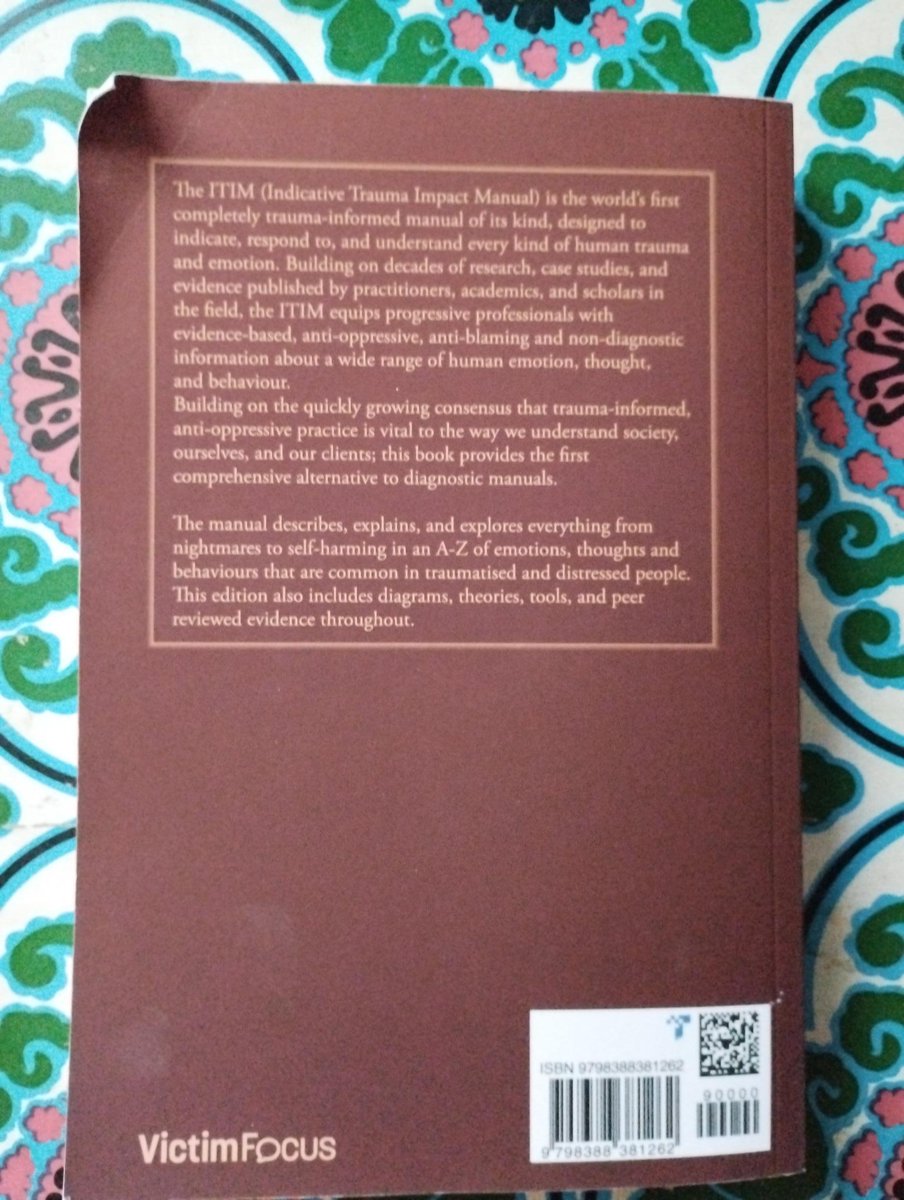 It's the weekend! Time for some reading? Our Year 4 students will be dipping into this text by <a href="/Victim_Focus/">VictimFocus</a> <a href="/DrJessTaylor/">Dr. Jessica Taylor</a> @jaimishrive next week. #IndicativeTraumaImpactManual