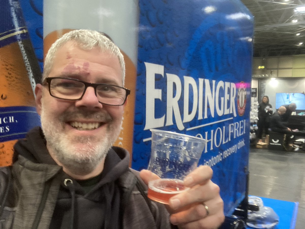 PaulSummerhill's tweet photo. The #grapefruit @ErdingerAF_UK is awesome! If you’re at the #runshow @nationalrunshow be sure to try it - #itsallinthemix https://t.co/A5CdQadnpC
