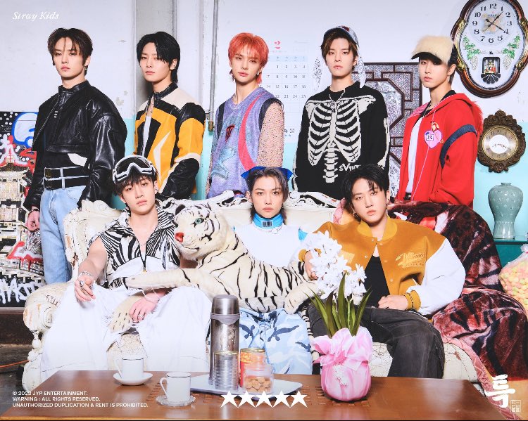 🇵🇱 '★★★★★ (5-STAR)' has been certified Gold in Poland (10,000 units)! It’s Stray Kids’ first Gold certification in the country and they also join BTS and BLACKPINK as the only Koreans acts ever to receive ZPAV album certification. @Stray_Kids #StrayKids #스트레이키즈