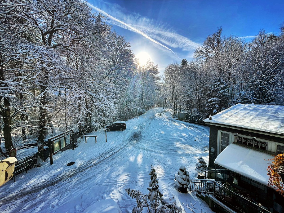 haus_zillertal's tweet photo. Winter-Wonderland im Zillertal โ๏ธโ๏ธโ๏ธ๐ฉต
#Wuppertal #Remscheid #Cronenberg #Ronsdorf #Hasten #Gelpetal #BergischesLand #NRW #Ausflugstipp https://t.co/TYuLgcNBp7
