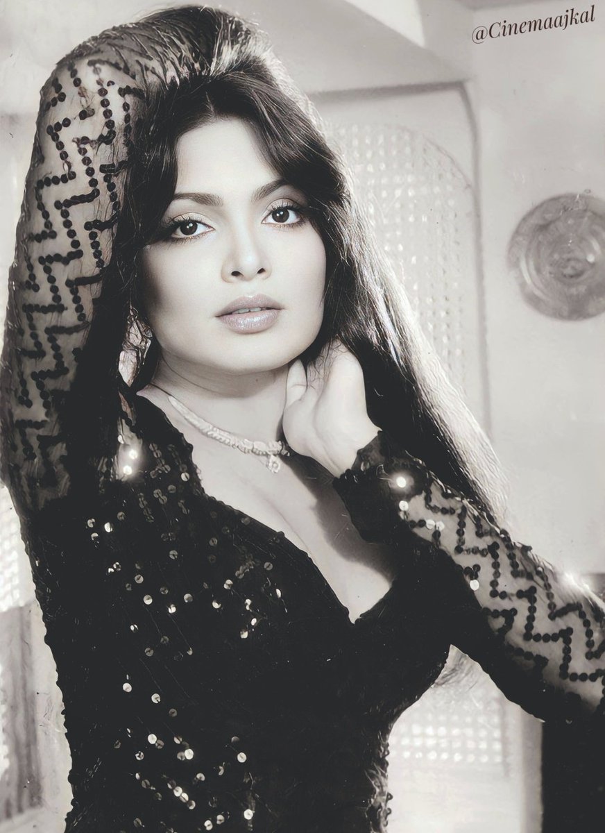 Remembering #ParveenBabi 🌸

(4 Apr 1949 – 20 Jan 2005)

‘Far away from her Bollywood image of a sexy seductress, this was a completely different and fascinating Parveen. It’s sad that her fans were never exposed to this learned side of her’ ~ Amol Palekar.