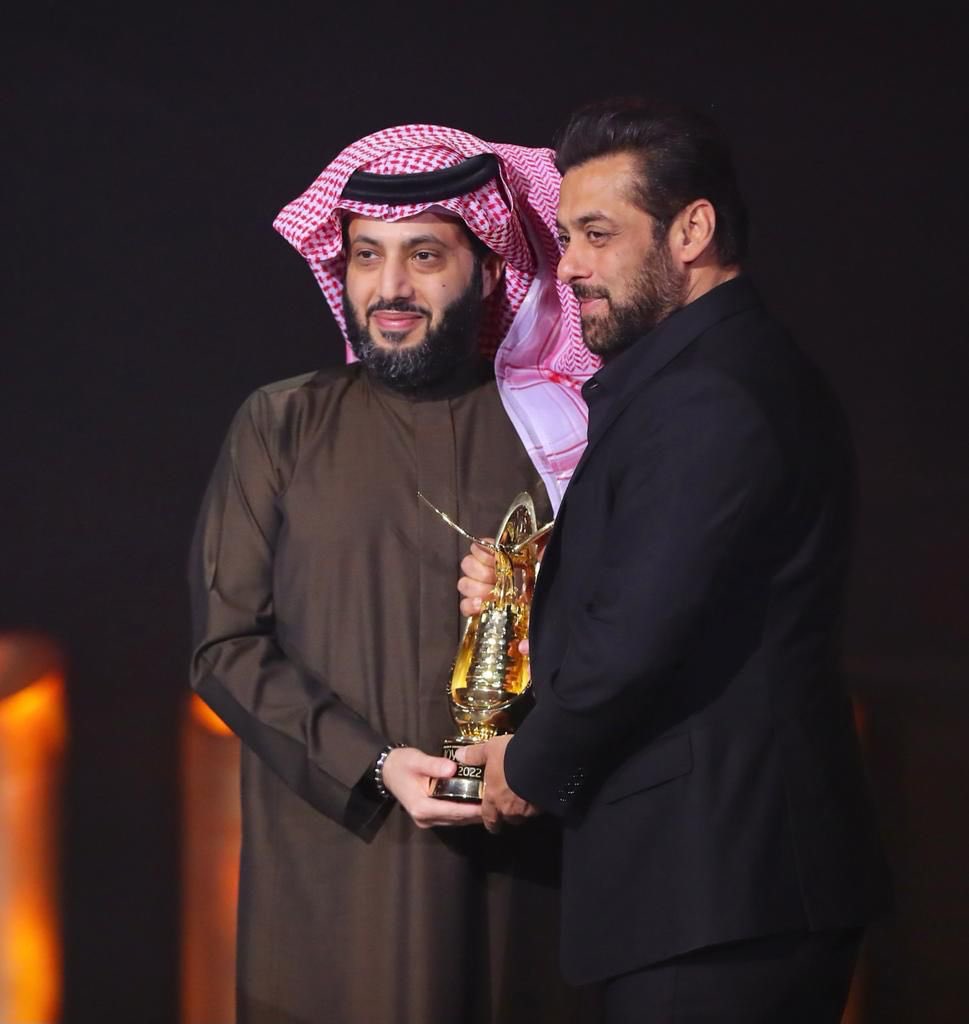 VishalRC007's tweet photo. #SalmanKhan becomes the only Indian Actor to be invited to the Joy Awards in Riyadh For the 2nd time🔥 https://t.co/sSYpw1SfU0