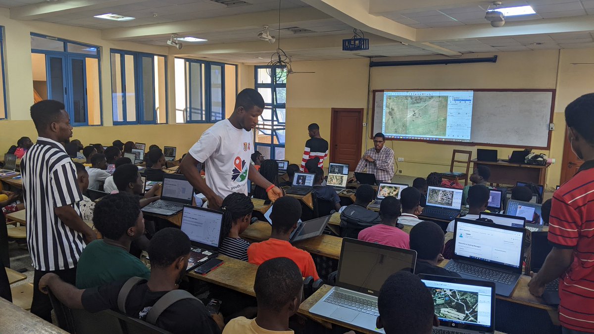 YouthmappersUCC's tweet photo. Today @uccyouthmappers host a mapping exercise to cultivate members skills on mapping ๐ฅณ๐ฅ๐ฅ Chapter members showing enthusiastic attitudes to mapping ๐๐ฅณ. An exciting experience to explore mapping skills and making good contributions ๐ฅ๐
#uccyouthmappers
#mappingexercise https://t.co/apzGzotWIC