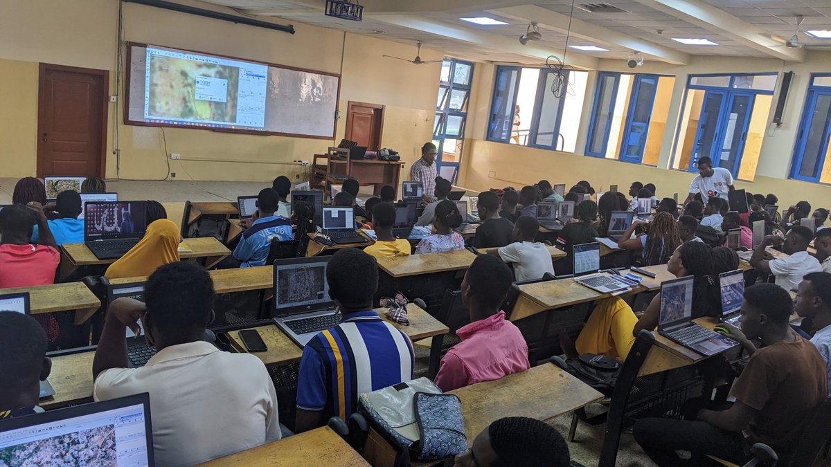 YouthmappersUCC's tweet photo. Today @uccyouthmappers host a mapping exercise to cultivate members skills on mapping ๐ฅณ๐ฅ๐ฅ Chapter members showing enthusiastic attitudes to mapping ๐๐ฅณ. An exciting experience to explore mapping skills and making good contributions ๐ฅ๐
#uccyouthmappers
#mappingexercise https://t.co/apzGzotWIC