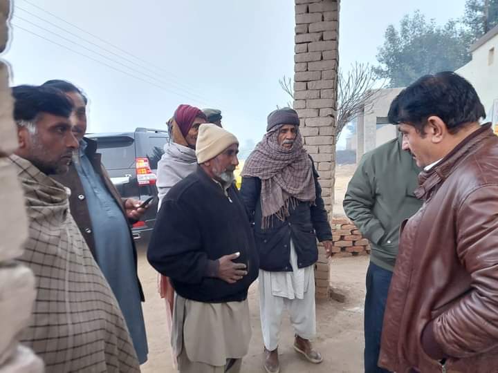 PTISPOfficial's tweet photo. خانیوال. #PP209 پی ٹی آئی کے امیدوار خان ہمایوں خان ایڈووکیٹ کی رابطہ مہم کے حوالے سے چک نمبر 79 دس آر میں آمد۔
ڈور ٹو ڈور ملاقات کی اور اپنا پیغام دیا
#خانیوال_کپتان_کا
#عمران_کا_پلڑا_بھاری_ہے https://t.co/Jf5zW2EjlB