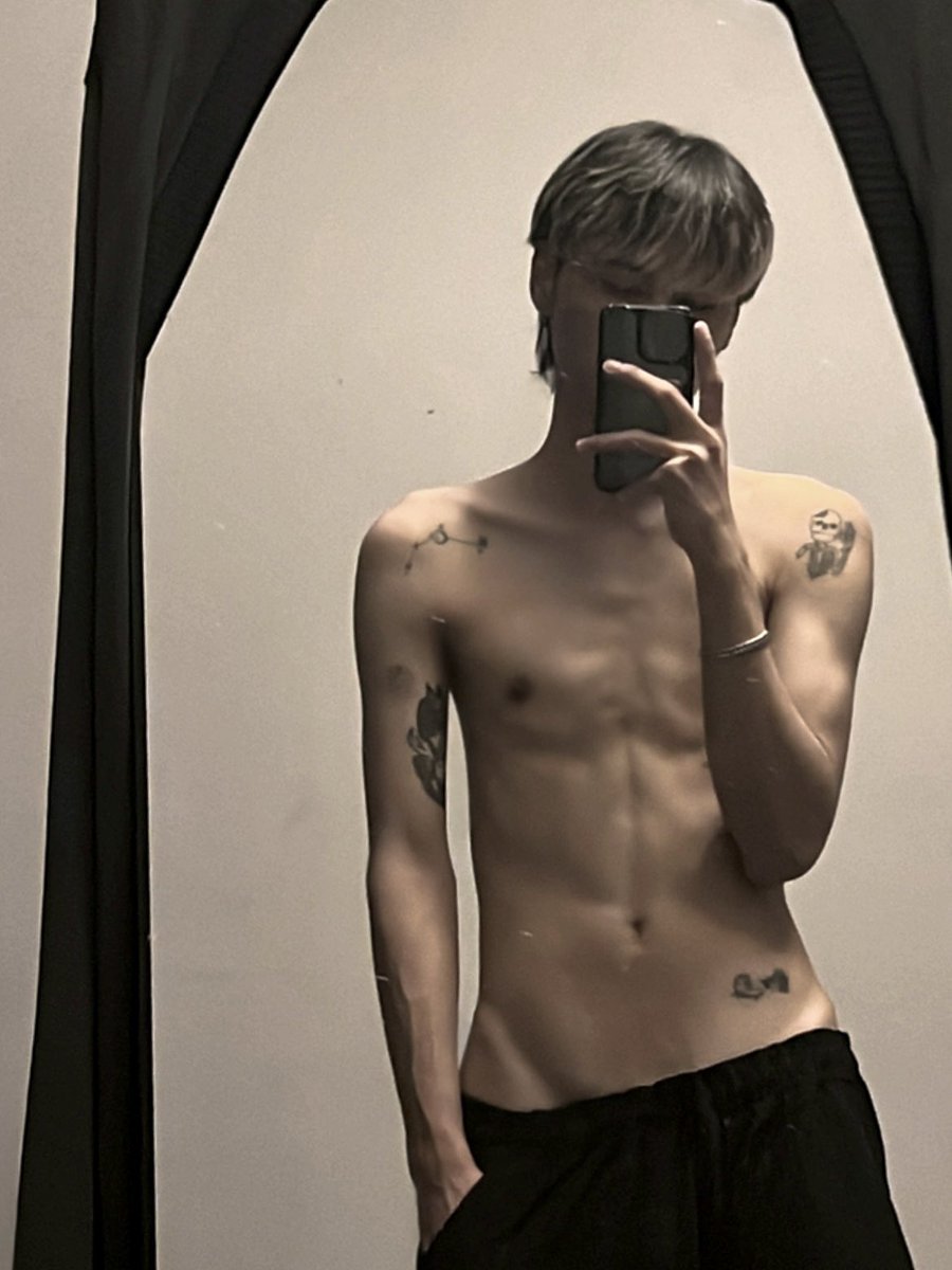 คซจ. tweet media