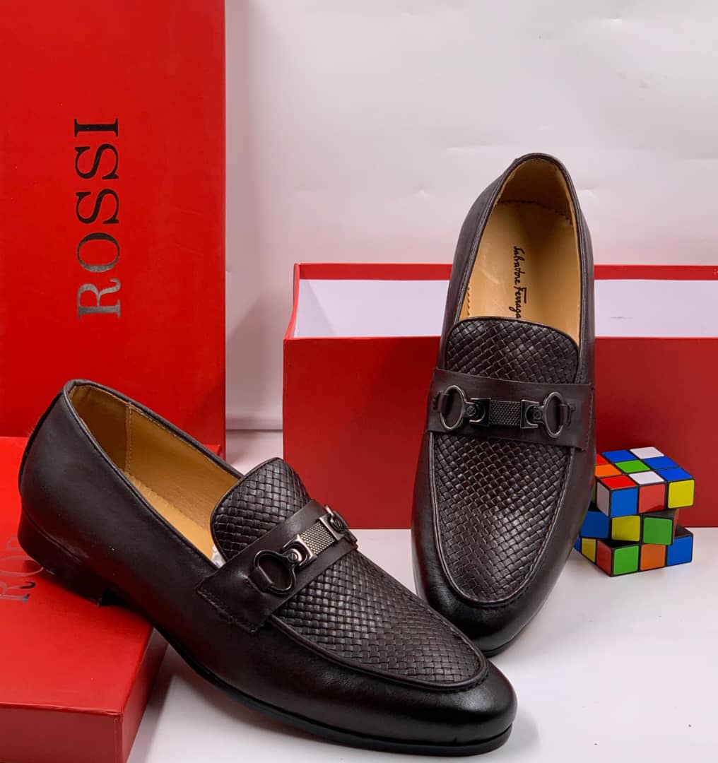 FULLY BOXED
41,42,43,43,43,45,45,46,46

₦30,000